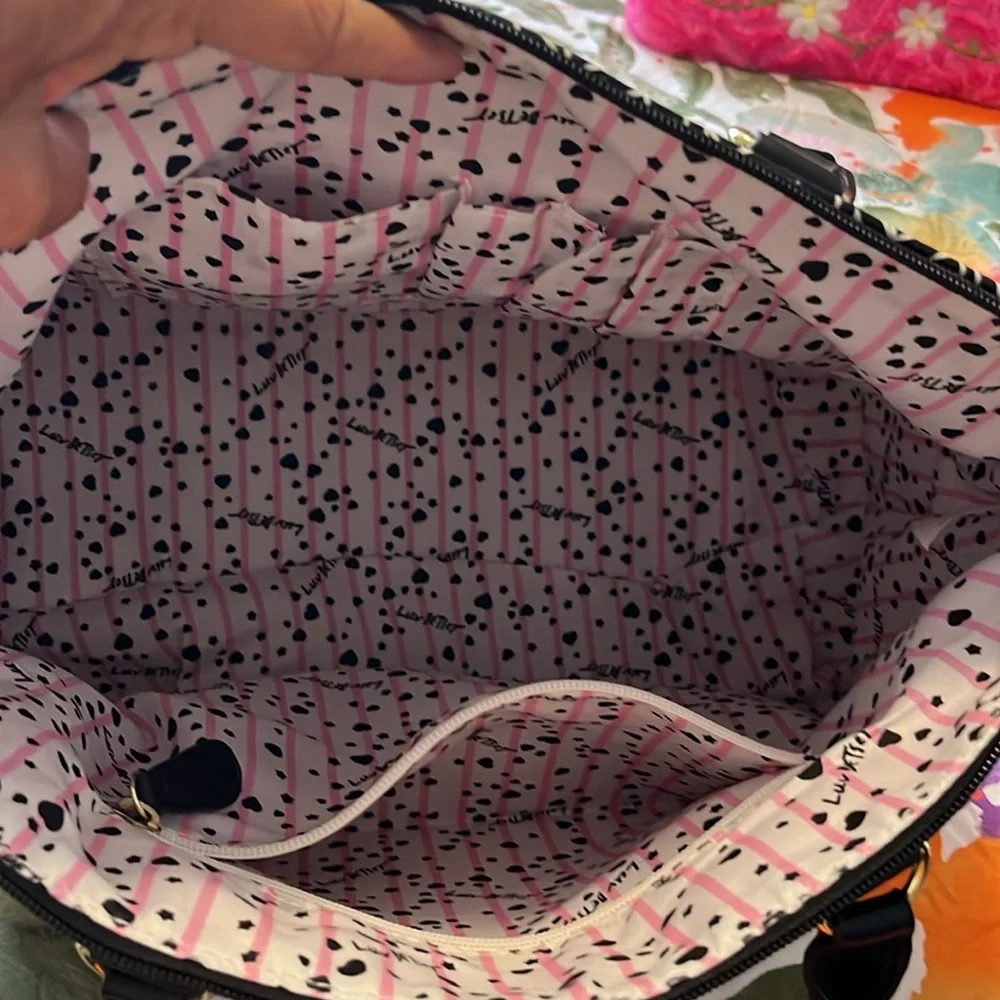 Betsey Johnson LBKAYLEE Satchel. - Picture 5 of 10